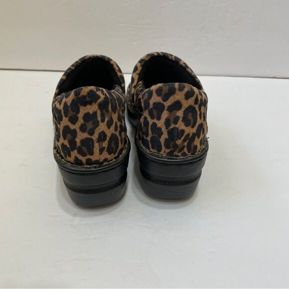 BOC BORN CONCEPT KALIMA SUEDE LEATHER COMFORT CLOGS IN LEOPARD PRINT - Picture 5 of 8